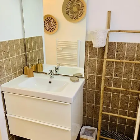 525 Avec Piscine Holiday home *