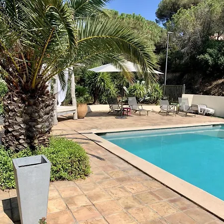 525 Avec Piscine *